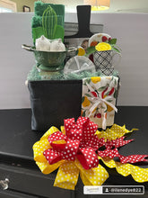 Load image into Gallery viewer, Green/Black Themed House Gift