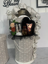 Load image into Gallery viewer, Beige/White Round Ottoman w/ Draped Pearls Gift